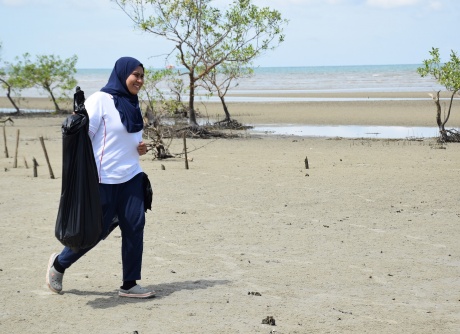 Beach Cleaning & Mangrove Seed Planting - 23