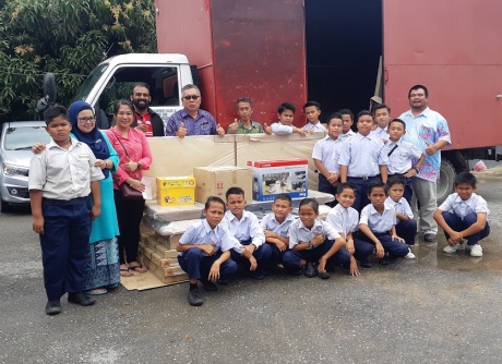 Sponsorship of School Equipment to SK Sg. Selad, Bintulu