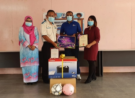 Sponsorship of School Equipment to SK Sg. Selad, Bintulu