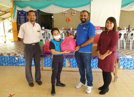 Sponsorship of School Equipment to SK Sg. Setiam, Bintulu