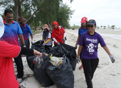 Beach Cleaning & Seed Harvesting in Bagan Lalang